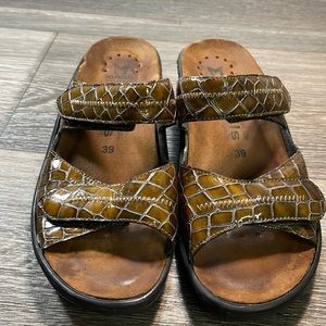 Mephisto sandals size 39 (f188)